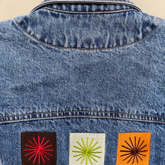 Unique Gap Denim Jacket - Picture 6 of 10
